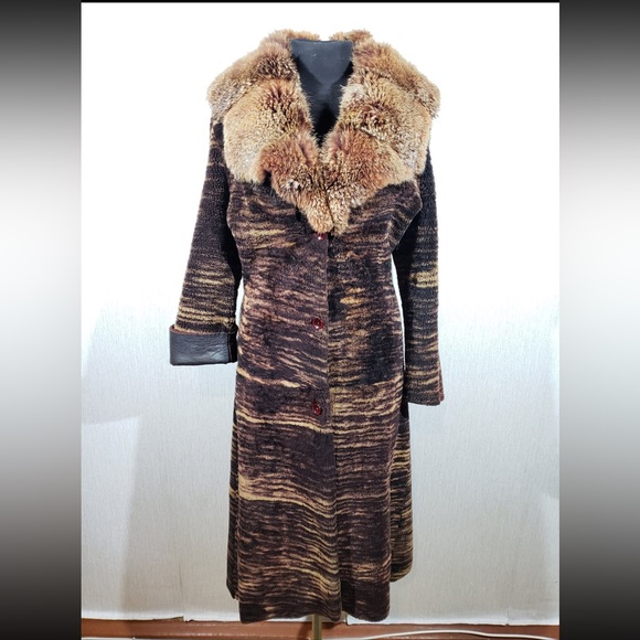 Woman’s Vintage Two-Sided Sheepskin Coat - Picture 11 of 11